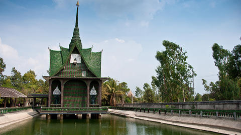 Wat Lan Kuad, or “the Temple of a Million Bottles"